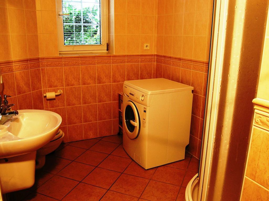 Comfortable Detached House With Large Garden Villa Klokoci Exteriör bild
