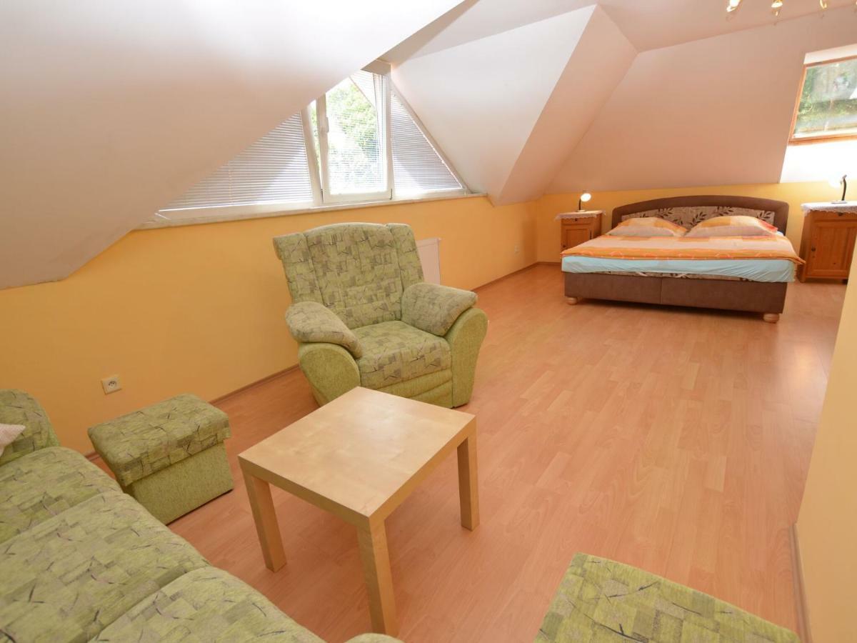Comfortable Detached House With Large Garden Villa Klokoci Exteriör bild