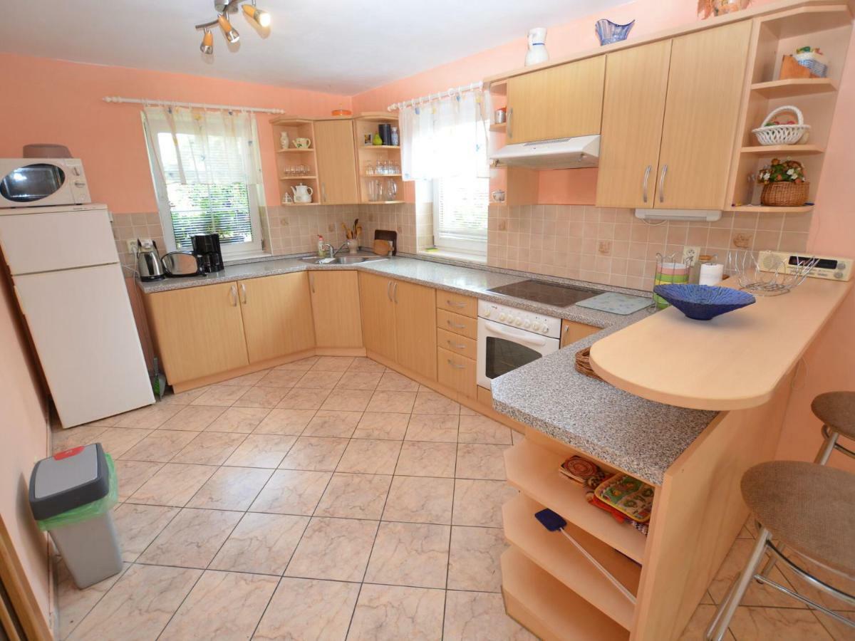 Comfortable Detached House With Large Garden Villa Klokoci Exteriör bild